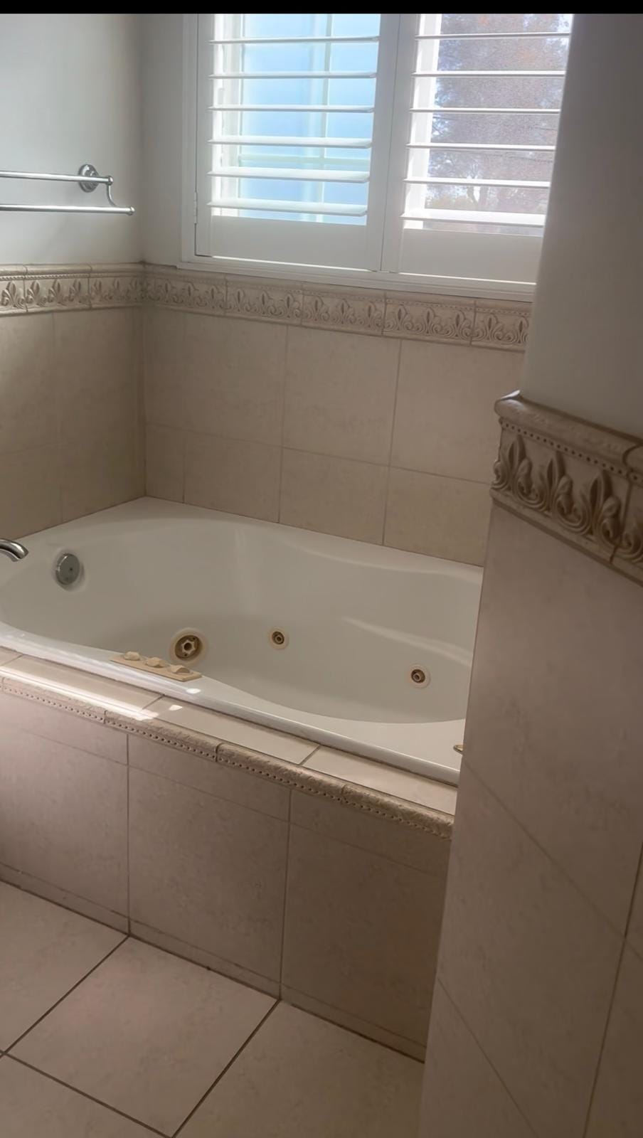 Bathroom before remodeling by Cali-Mex Construction in Southern California