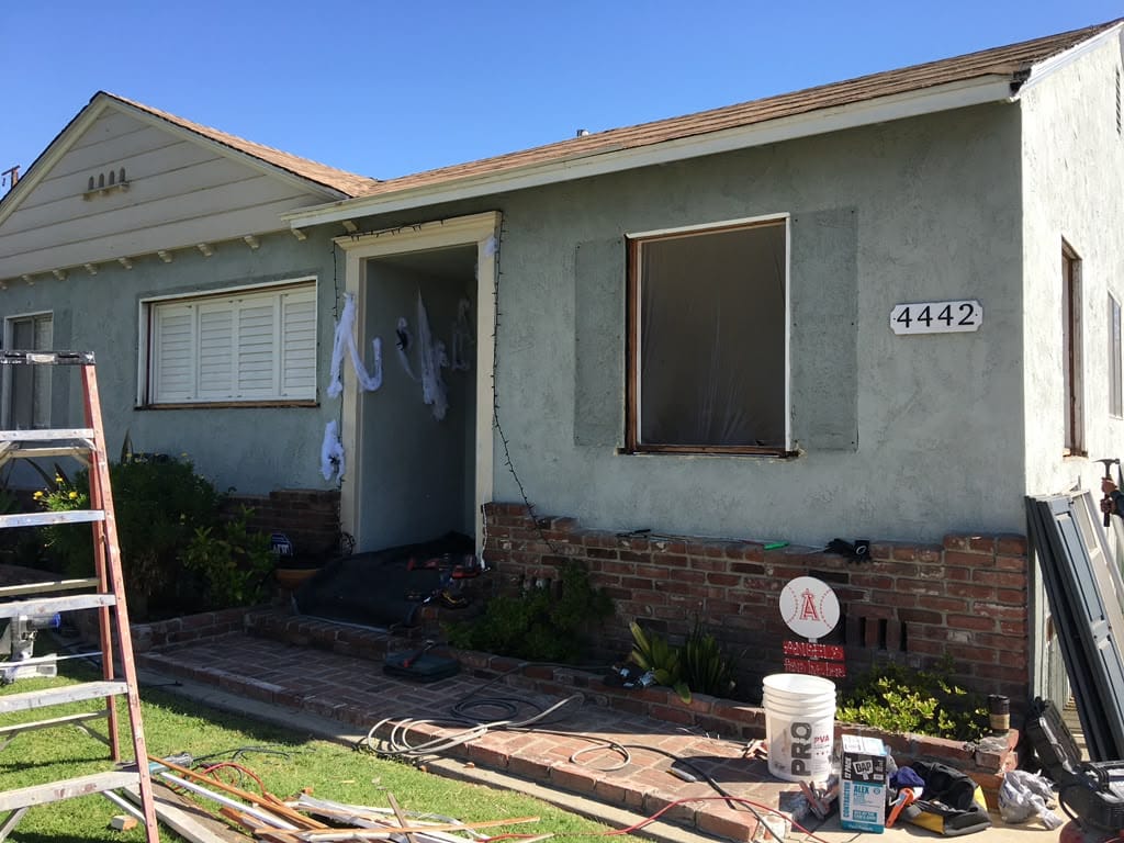 Residential exterior before renovation in Lakewood California